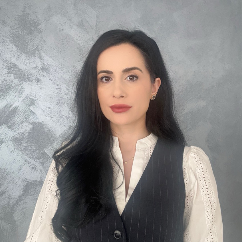Dr. Laura Cristina Doliș