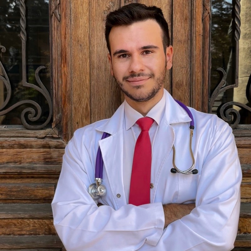 Dr. Răzvan Papacocea